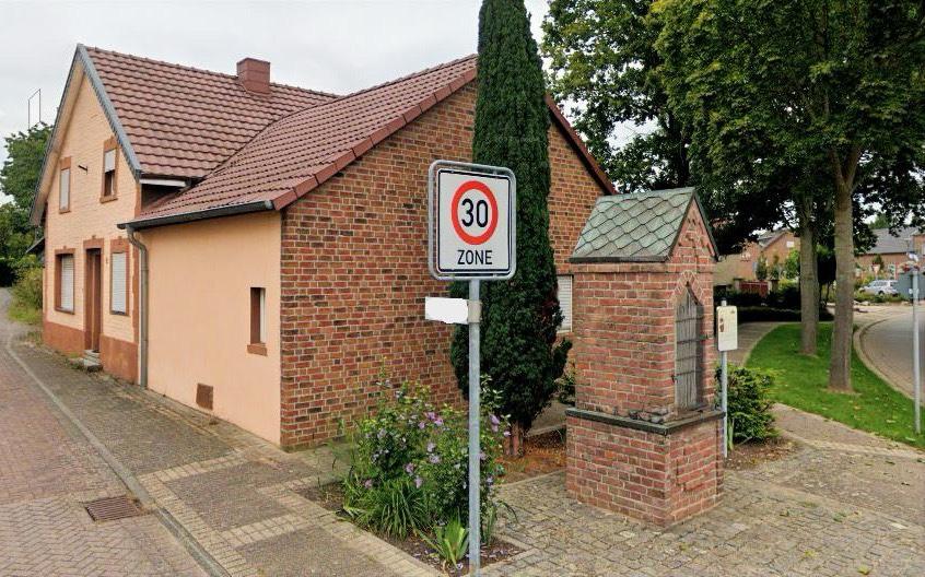 Einfamilienhaus Wassenberg - 4 Zimmer, 110 m&sup2;, 150.000&euro; | Angebot:26268724