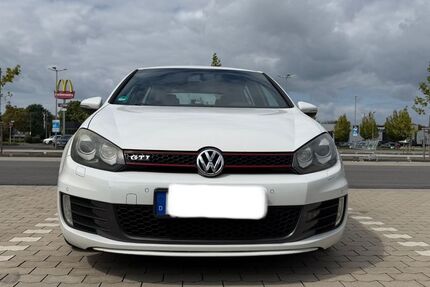 VW Golf 323.000 km 7.800 &euro; Neuss 41460