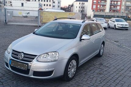 VW Golf 155.000 km 4.250 &euro; Düsseldorf 40476
