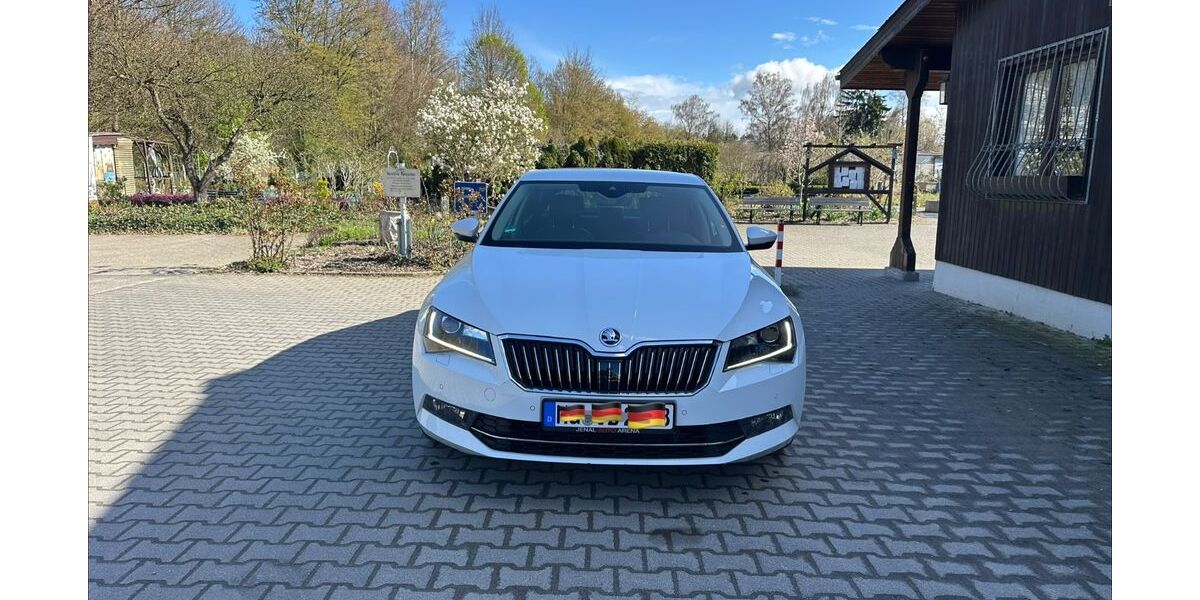 Skoda Superb 176.565 km 14.500 &euro; Mönchengladbach 41236