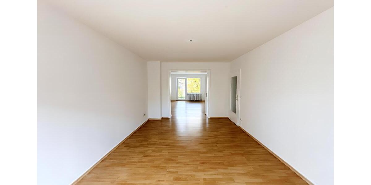 Etagenwohnung Krefeld Cracau - 3.5 Zimmer, 107 m&sup2;, 985&euro; | Angebot:24160330