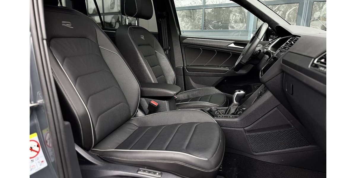 VW Tiguan R-Line / 4Motion / Pano / Memory/ Keyless 14.600 km 42.900 &euro; Mönchengladbach 41066