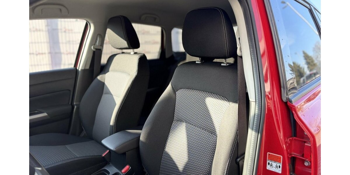 Suzuki Vitara 1.4 Hybrid 4x2 / Automatik / Kamera 35.000 km 21.490 &euro; Mönchengladbach 41066