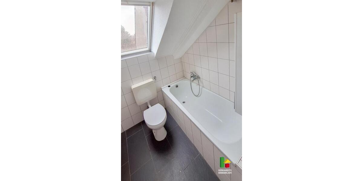 Dachgeschoßwohnung Krefeld - 1 Zimmer, 30 m&sup2;, 330&euro; | Angebot:25394171