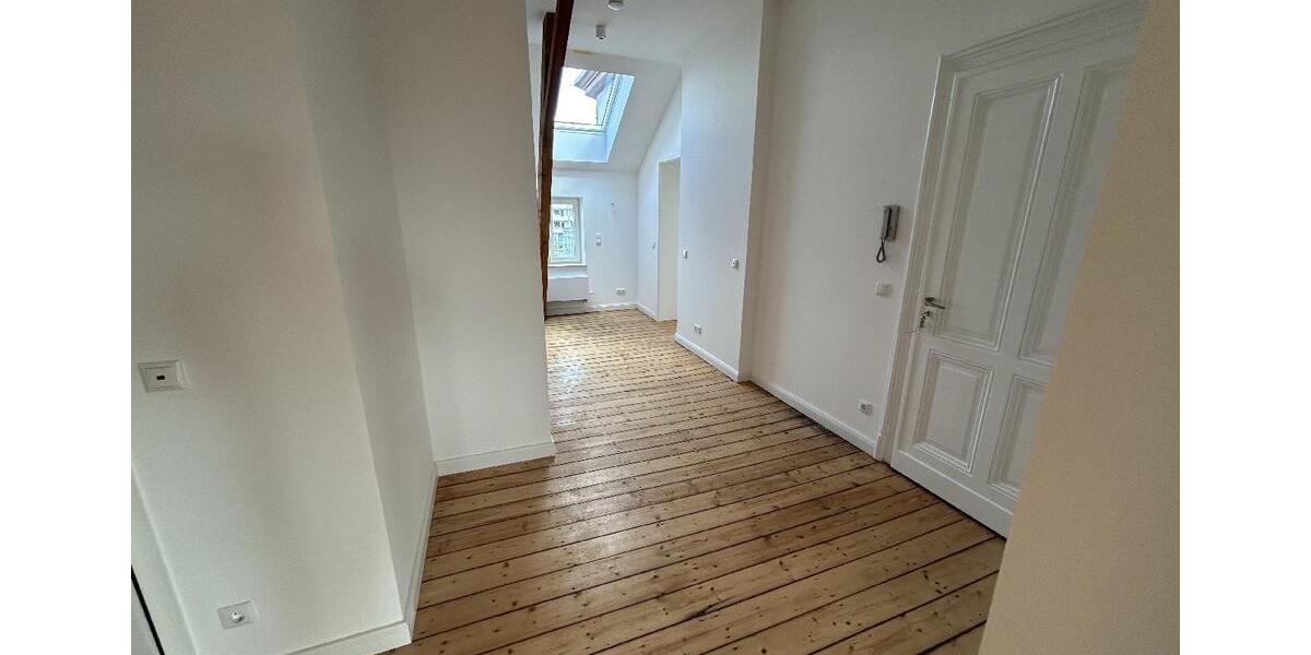 Dachgeschoßwohnung Mönchengladbach - 2 Zimmer, 120 m&sup2;, 1.190&euro; | Angebot:21978041