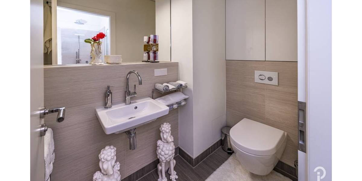 Etagenwohnung Düsseldorf Heerdt - 2 Zimmer, 105 m&sup2;, 2.300&euro; | Angebot:26080143