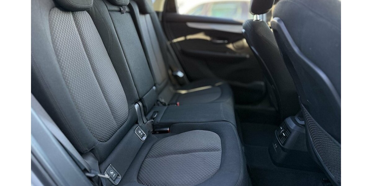 BMW 218 Active Tourer Automatik / PANO / LED / 1.Hd 65.000 km 15.900 &euro; Mönchengladbach 41066