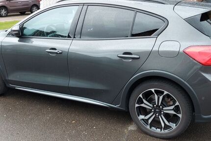 Ford Focus 98.300 km 13.500 &euro; Bergheim 50129