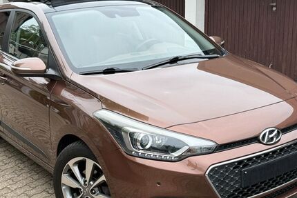 Hyundai i20 128.000 km 8.840 &euro; Düsseldorf 40468