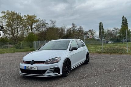 VW Golf 117.460 km 25.000 &euro; Mönchengladbach 41065