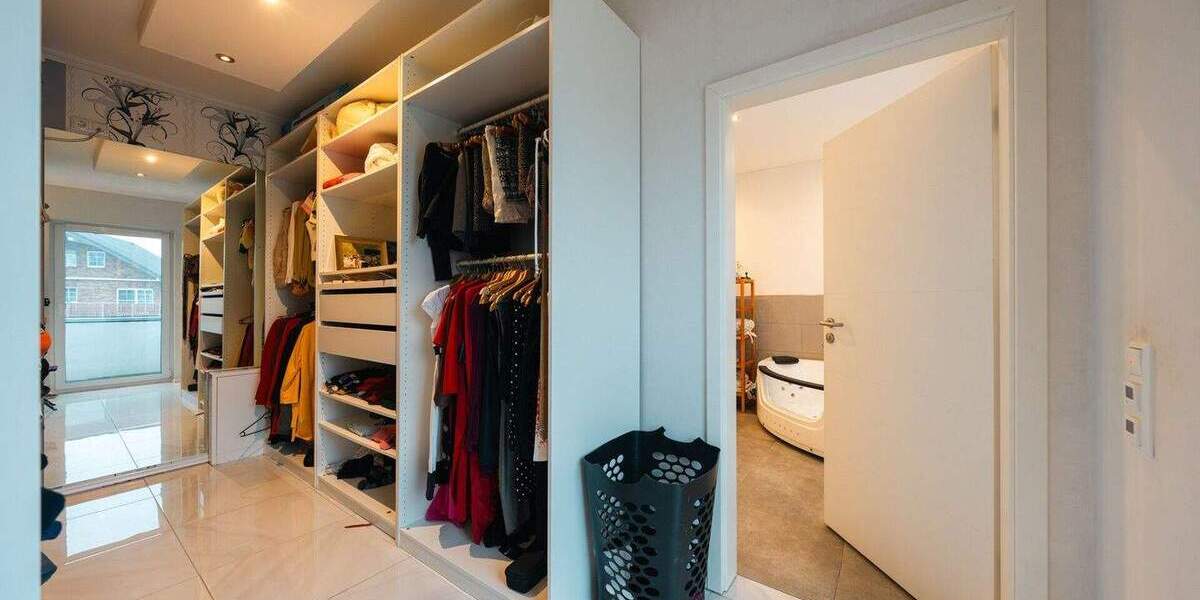 Einfamilienhaus Hückelhoven / Millich Millich - 6 Zimmer, 228 m&sup2;, 899.000&euro; | Angebot:25684025