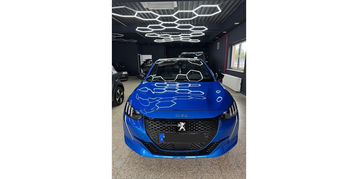 Peugeot 208 71.200 km 12.499 &euro; Mönchengladbach 41236