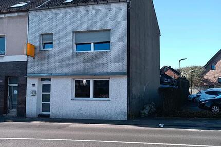 Wohnung Frechen - 7 Zimmer, 150 m&sup2;, 1.800&euro; | Angebot:25289576