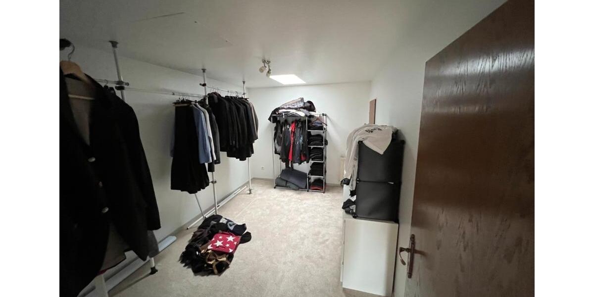 Etagenwohnung Wegberg - 5 Zimmer, 178 m&sup2;, 1.450&euro; | Angebot:24331848