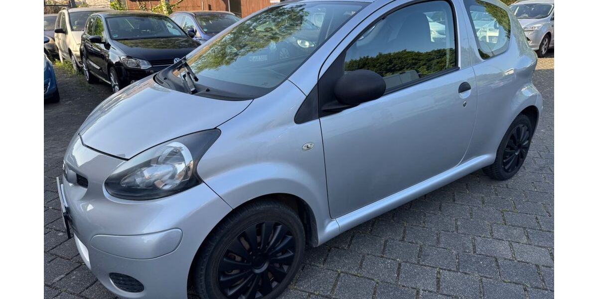 Toyota Aygo (X) 78.000 km 3.999 &euro; Neuss 41462