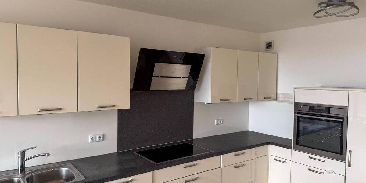 Etagenwohnung Neuss Hammfeld - 4 Zimmer, 116 m&sup2;, 1.500&euro; | Angebot:26155066