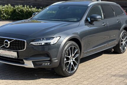 Volvo V90 Cross Country 66.580 km 32.990 &euro; Mönchengladbach 41063