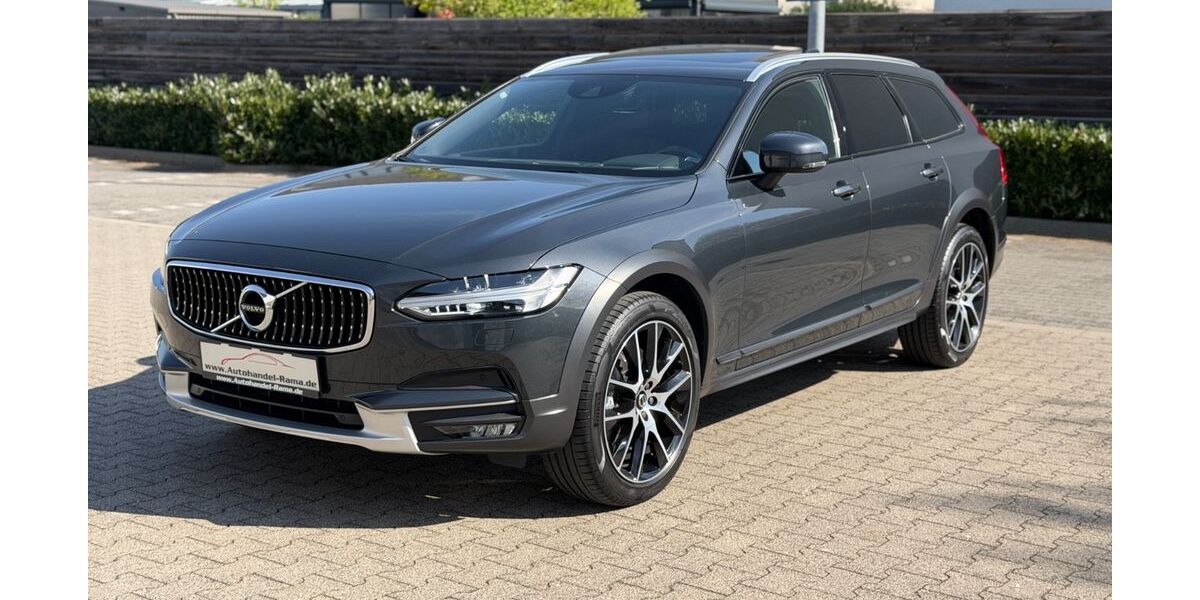 Volvo V90 Cross Country 66.580 km 32.990 &euro; Mönchengladbach 41063