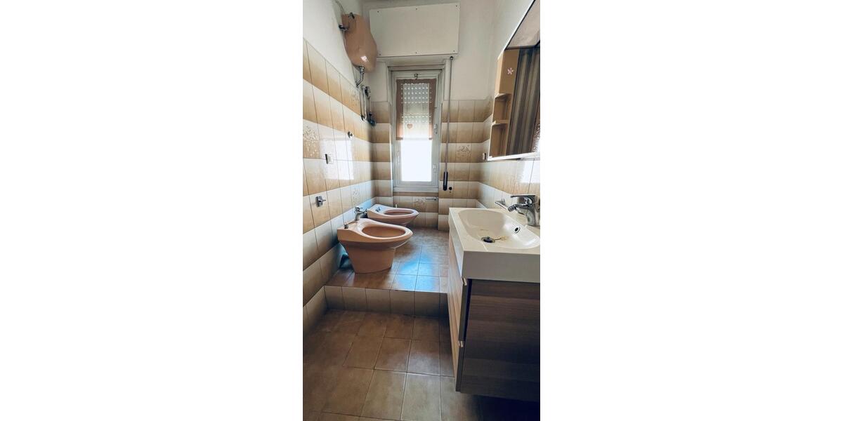 Etagenwohnung Krefeld - 2 Zimmer, 70 m&sup2;, 120.000&euro; | Angebot:24774574