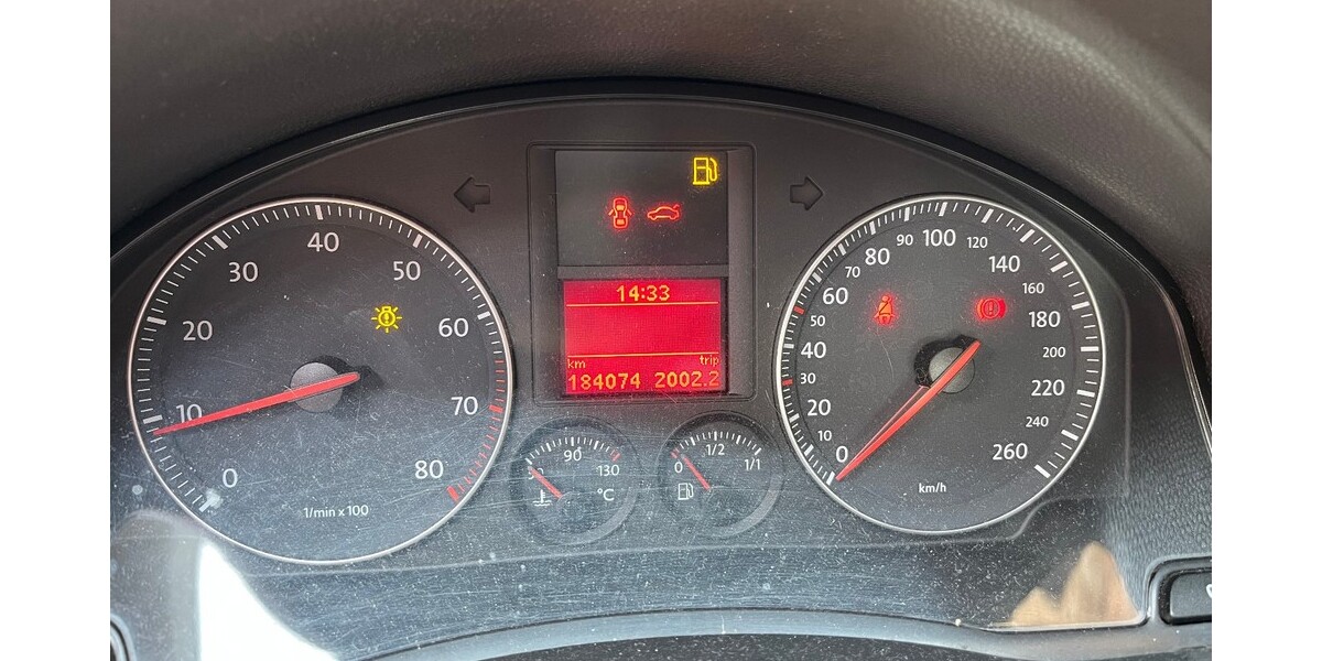 VW Golf 1.6 FSI V 184.000 km 2.200 &euro; Wassenberg 41849