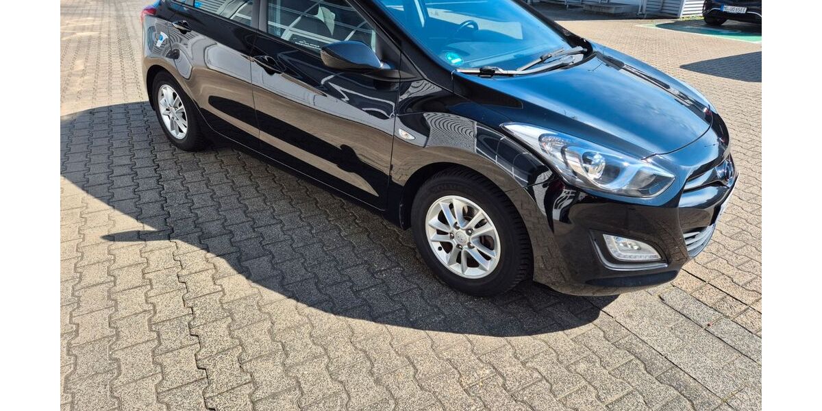 Hyundai i30 103.889 km 7.499 &euro; Mönchengladbach 41068