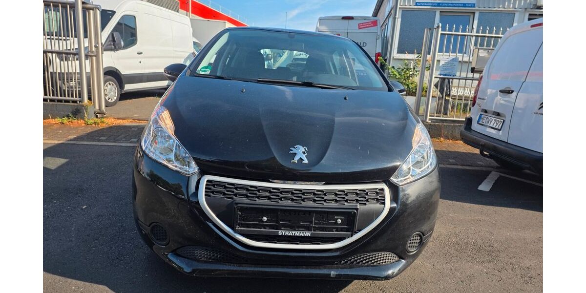 Peugeot 208 94.770 km 2.795 &euro; HILDEN 40724