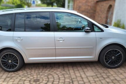 VW Touran 106.000 km 8.000 &euro; Bedburg 50181