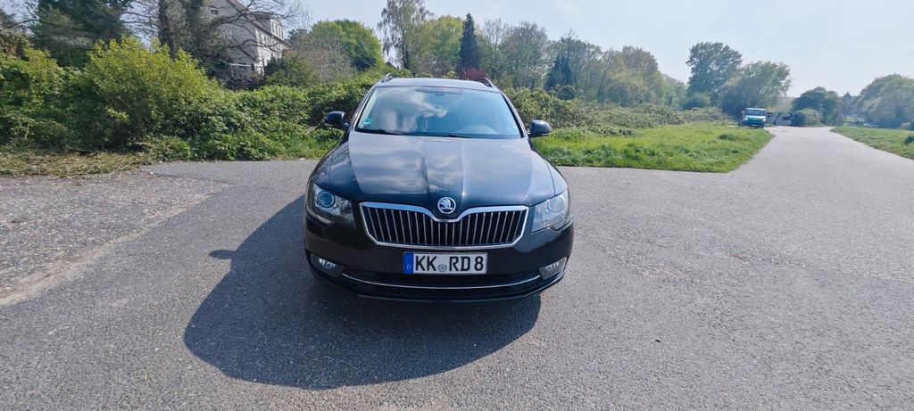 Skoda Superb 224.738 km 9.800 &euro; Mönchengladbach 41068
