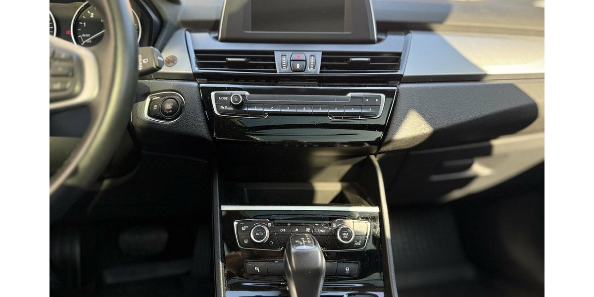 BMW 218 Active Tourer i / Advantage / PANO / Keyless 70.000 km 16.390 &euro; Mönchengladbach 41066