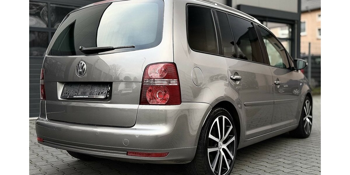 VW Touran R-Line / Leder / 7Sitze / 1.Hd / Navi 125.000 km 11.900 &euro; Mönchengladbach 41066