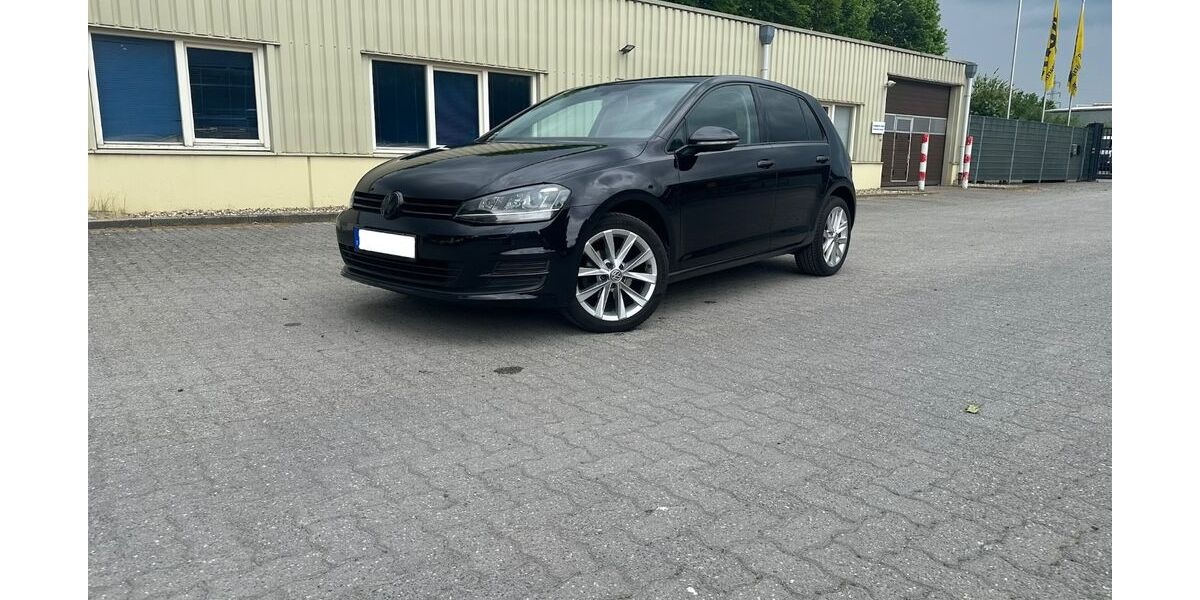 VW Golf 136.000 km 7.500 &euro; Erkelenz 41812
