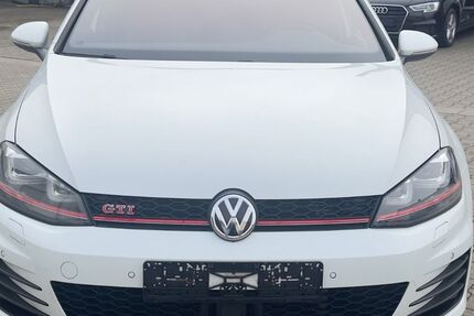 VW Golf 160.000 km 15.900 &euro; Düsseldorf 40599