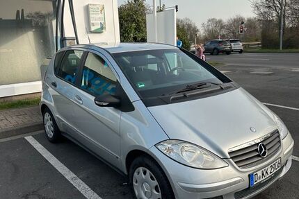 Mercedes-Benz A 150 231.000 km 1.490 &euro; Düsseldorf 40547