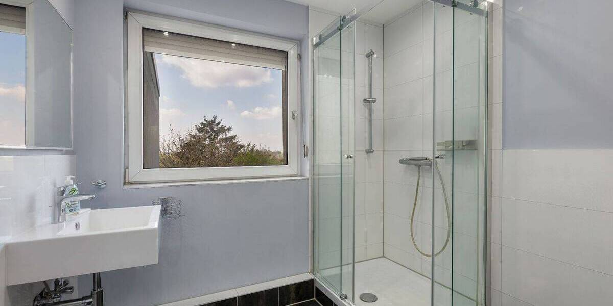 Etagenwohnung Düsseldorf Ludenberg - 2 Zimmer, 80 m&sup2;, 299.000&euro; | Angebot:26204335