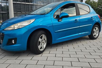 Peugeot 207 105.000 km 2.700 &euro; leverkusen 51377