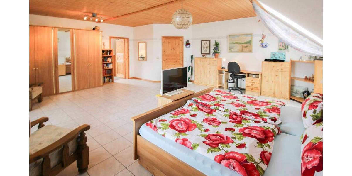 Einfamilienhaus Hückelhoven Millich - 7 Zimmer, 318 m&sup2;, 385.000&euro; | Angebot:26037208