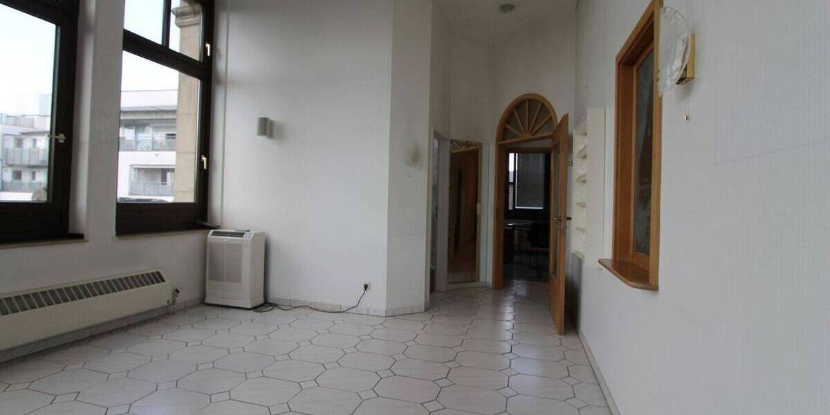 Gewerbeobjekt Krefeld Stadtmitte - 9 Zimmer, 187 m&sup2;, 1.300&euro; | Angebot:25997649