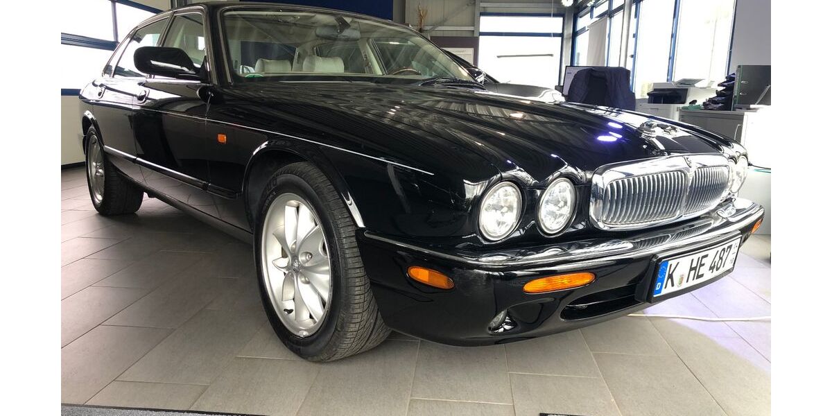 Jaguar XJ 63.539 km 17.900 &euro; Frechen 50226