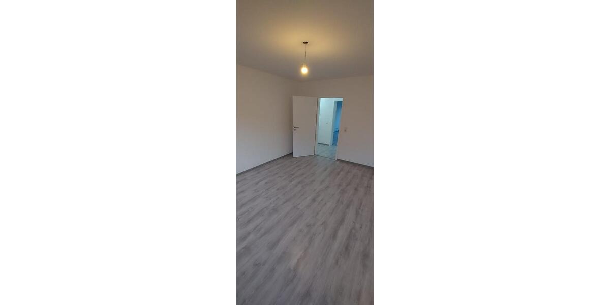 Etagenwohnung Neuss Reuschenberg - 3 Zimmer, 77 m&sup2;, 930&euro; | Angebot:25844077