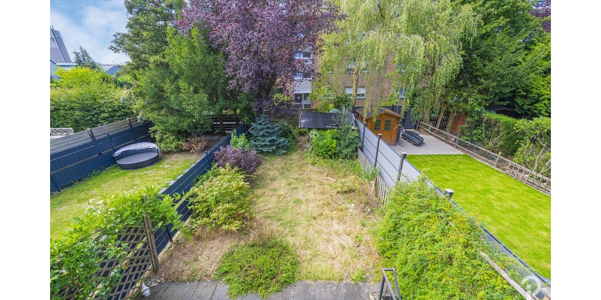 Reihenmittelhaus mit viel Potential für Pärchen und junge Familien, 2 Schlafzimmer + Dachstudio - Reihenmittelhaus Kaarst / Büttgen Büttgen | Angebot:27285727