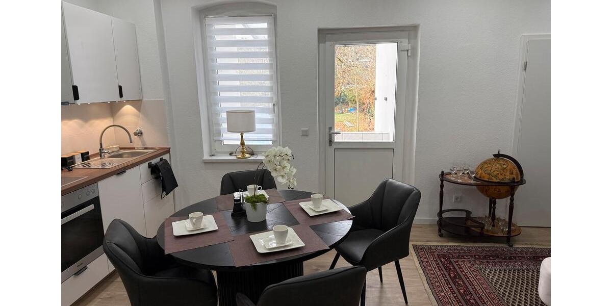 Hochparterre Düsseldorf Stadtbezirk 9 - 3 Zimmer, 73 m&sup2;, 2.200&euro; | Angebot:26048875