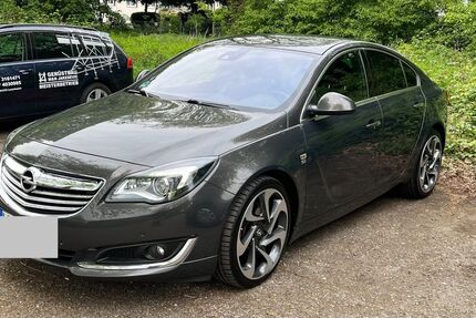 Opel Insignia 122.500 km 10.900 &euro; leverkusen 51373