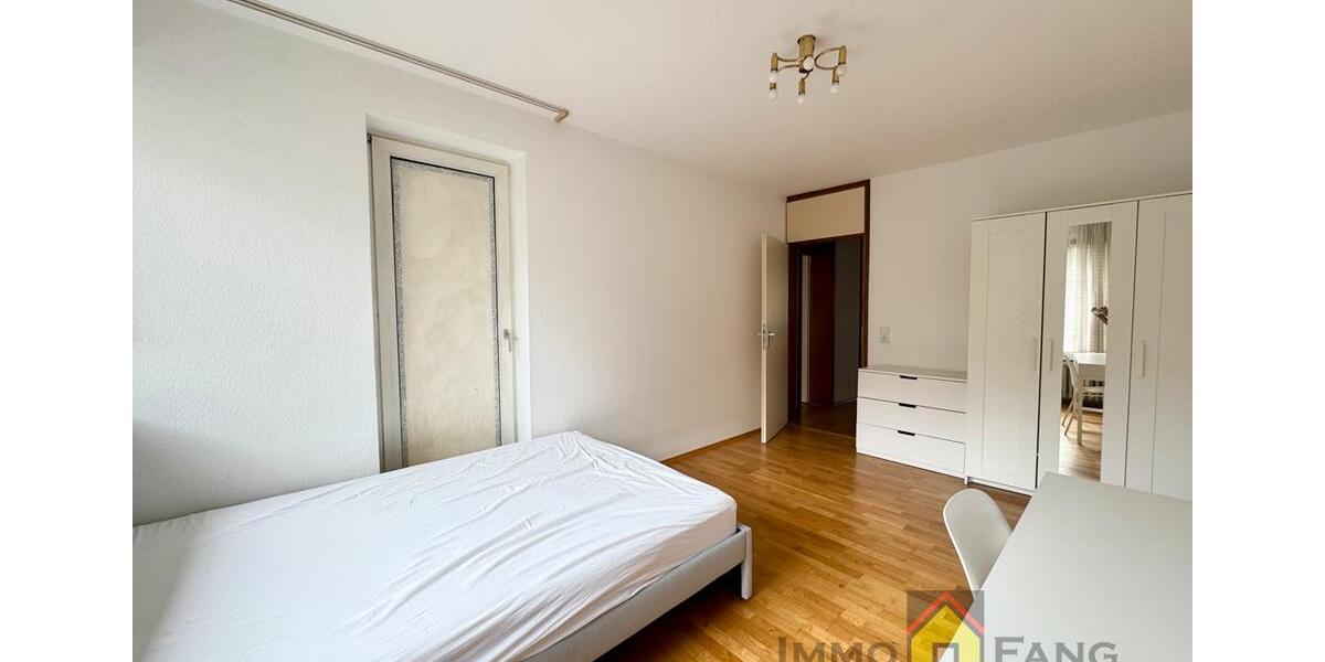 Etagenwohnung Düsseldorf Stadtbezirk 5 - 5 Zimmer, 105 m&sup2;, 1.700&euro; | Angebot:25856206