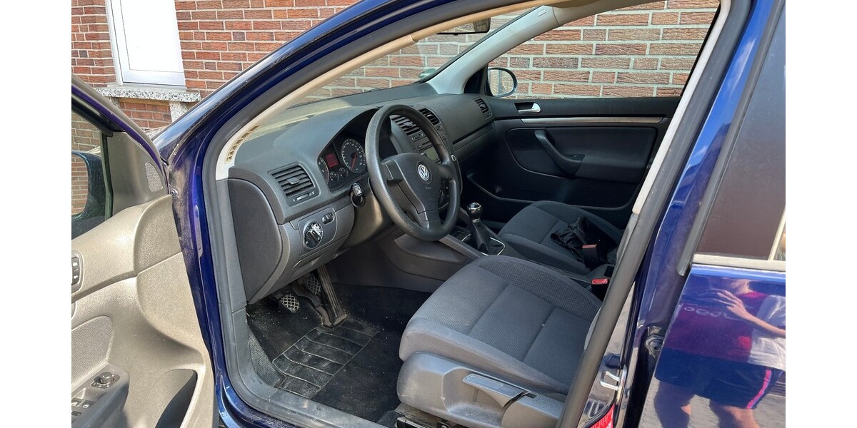 VW Golf 1.6 FSI V 184.000 km 2.200 &euro; Wassenberg 41849