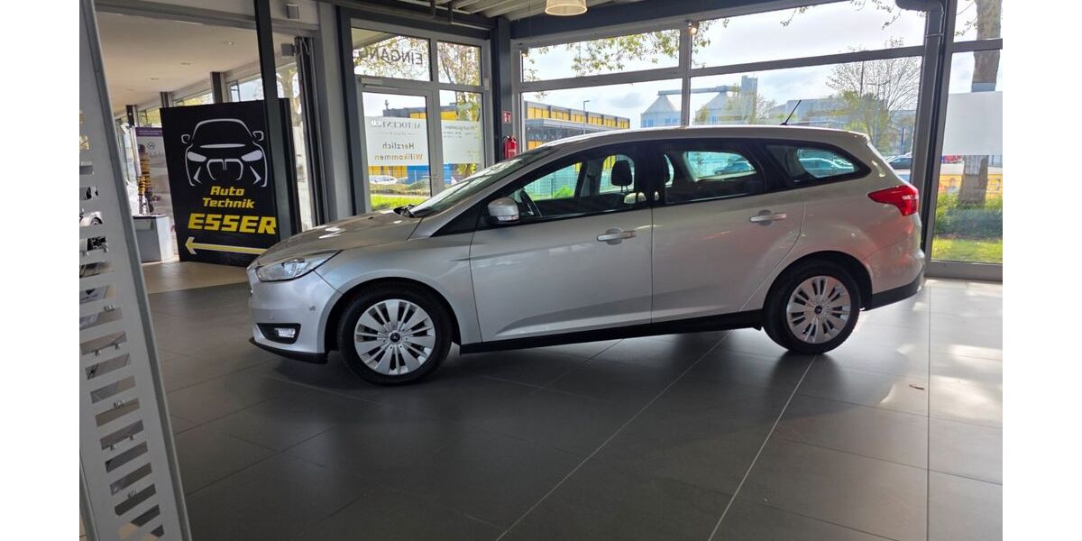 Ford Focus 73.000 km 9.499 &euro; Jülich 52428