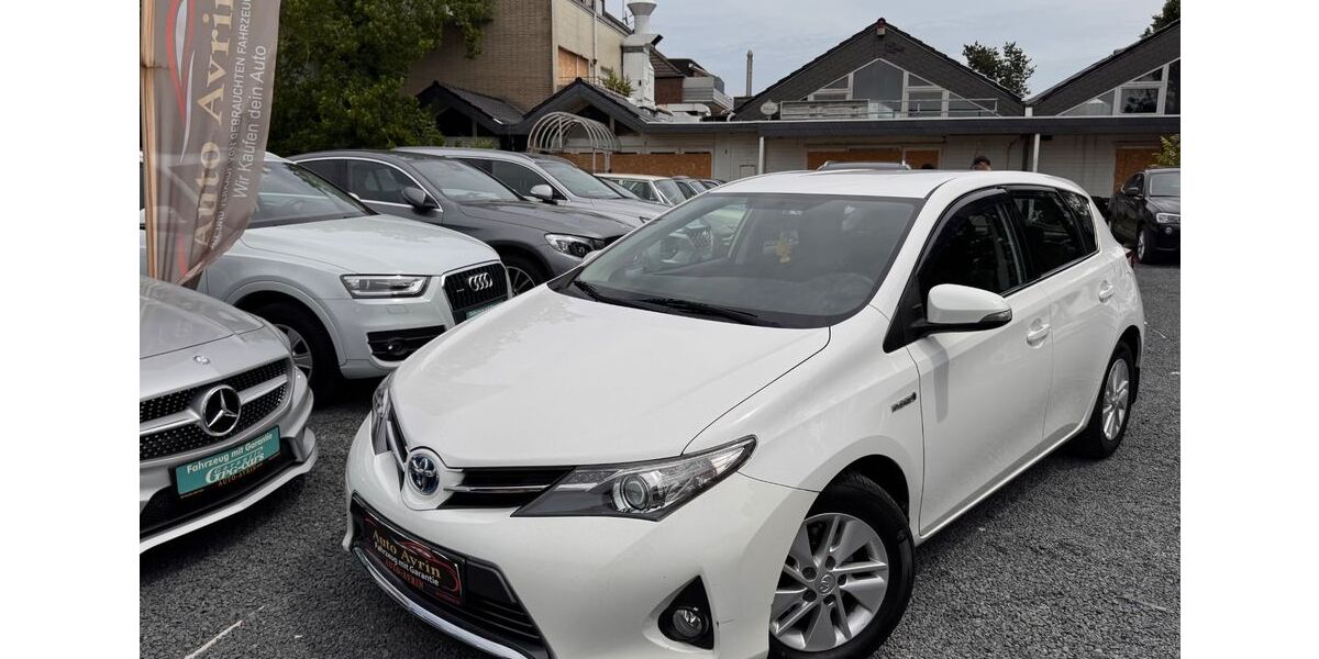 Toyota Auris 147.150 km 9.499 &euro; Mönchengladbach 41238