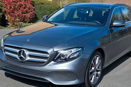 Mercedes-Benz E 220 57.028 km 30.333 &euro; Grevenbroich 41516