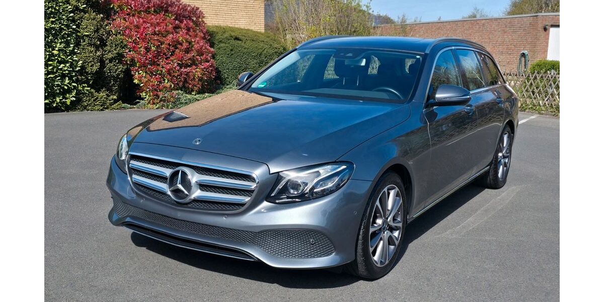 Mercedes-Benz E 220 57.028 km 30.333 &euro; Grevenbroich 41516
