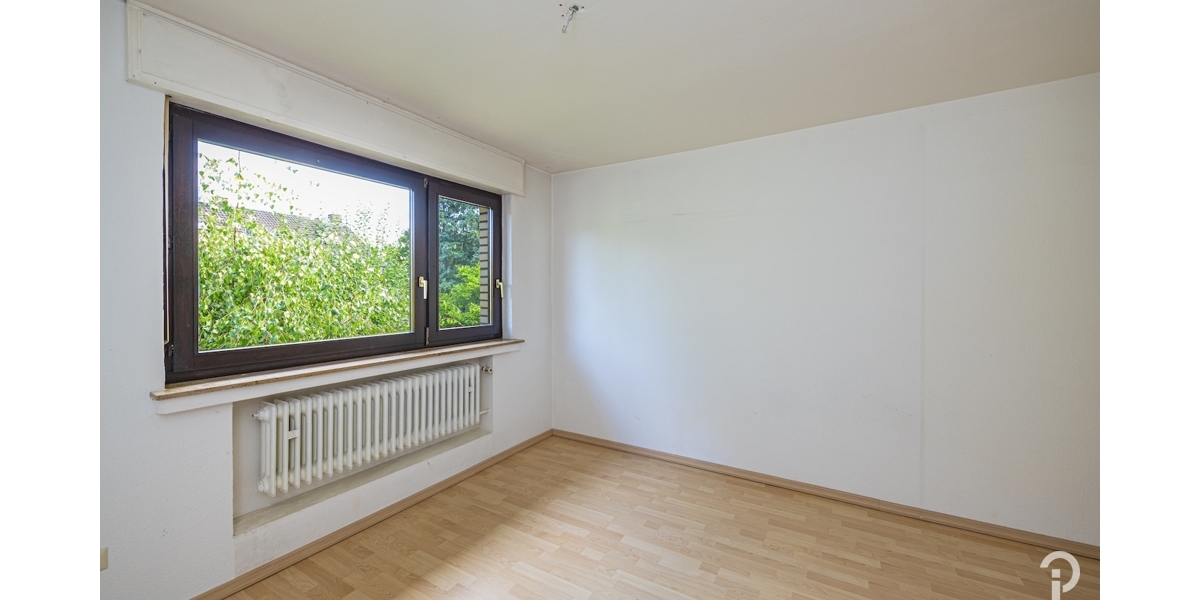 Reihenmittelhaus mit viel Potential für Pärchen und junge Familien, 2 Schlafzimmer + Dachstudio - Reihenmittelhaus Kaarst / Büttgen Büttgen | Angebot:27285727