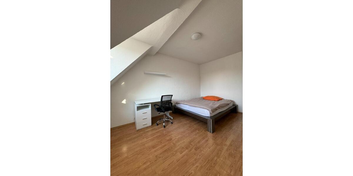 Dachgeschoßwohnung Düsseldorf Stadtbezirk 8 - 1 Zimmer, 9 m&sup2;, 525&euro; | Angebot:25840820